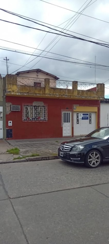 CASA EN VENTA -  3 DORM
