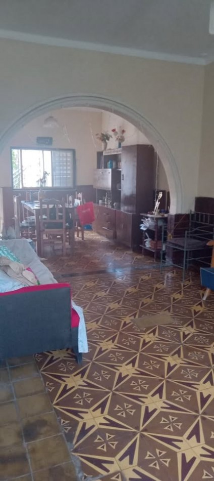 CASA EN VENTA -  3 DORM